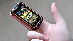 10 cele mai compacte smartphone-uri din 2020