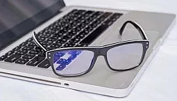 10 แว่นตาที่ดีที่สุดสำหรับการทำงานที่คอมพิวเตอร์