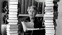 9 หนังสือที่ดีที่สุดโดยอกาธาคริสตี้