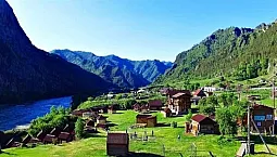 10 najlepších rekreačných stredísk v Gornom Altaji