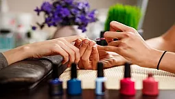 10 nejlepších manikúrních salonů v Moskvě