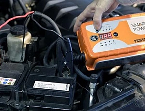 15 najboljih punjača za automobilske baterije