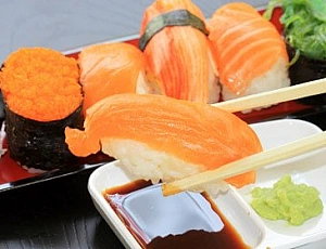 10 bästa sushi och rullleveranser i Chelyabinsk