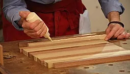 12 cei mai buni adezivi pentru lemn