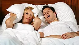 أفضل 12 علاجًا للشخير