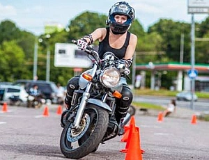 5 bästa motorcykelskolor i Moskva