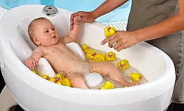 Las 10 mejores bañeras y toboganes para bañar a los recién nacidos