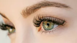 মস্কোর 5টি সেরা আইল্যাশ এক্সটেনশন স্কুল