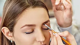 10 mejores escuelas de cejas en Moscú