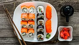 5 bästa sushi och rullleveranser i Voronezh