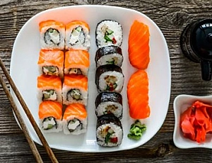 5 bästa sushi och rullleveranser i Voronezh