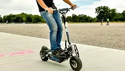 Τα 10 πιο ισχυρά ηλεκτρικά σκούτερ