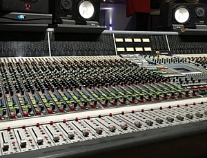 10 nejlepších mixážních pultů