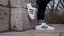 15 の最高のメンズ スニーカー