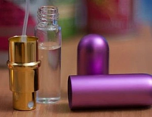 10 parasta sumutinta ja hajuvesipulloa Aliexpressiltä