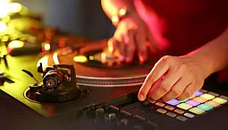 أفضل 5 آلات طبل