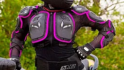 トップ10のオートバイギアブランド