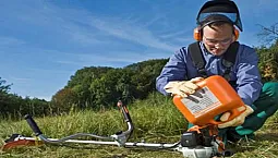 5 parimat bensiinitrimmeri õli