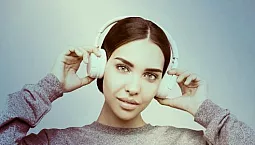 12 melhores fones de ouvido sem fio abaixo de 2000 rublos