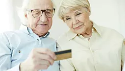 10 meilleures cartes de débit pour les personnes âgées