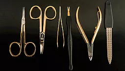 15 labākie manikīra komplektu uzņēmumi