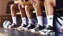 أفضل 10 أحذية للكرة الطائرة