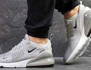 รองเท้าวิ่งฤดูร้อนที่ดีที่สุด 10 อันดับของ Nike สำหรับผู้ชาย