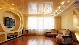 10 καλύτερες εταιρείες ελαστικής οροφής στο Νοβοσιμπίρσκ