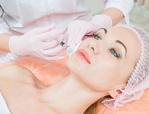 10 nejlepších klinik v Moskvě pro biorevitalizaci obličeje a těla