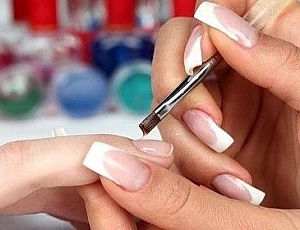 5 nejlepších bezkyselinových bází pro gel lak