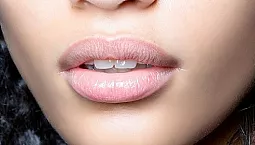 10 labākās lūpu palielināšanas klīnikas Maskavā