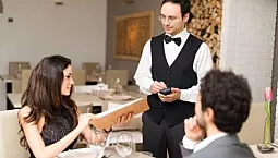 10 ร้านอาหารที่ดีที่สุดในออมสค์