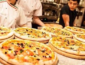 10 bästa pizzeriorna i Novosibirsk med hemleverans