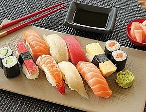 10 bästa sushi och rullleveranser i Yaroslavl