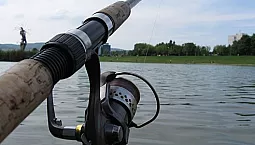 Cele mai bune 10 mulinete de spinning la buget sub 1000 de ruble