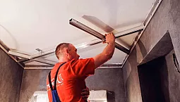 10 geriausių įtempiamų lubų įmonių Samaroje