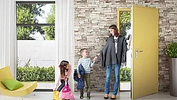 5 migliori aziende di porte d'ingresso a San Pietroburgo