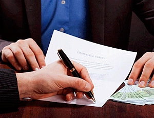 10 bank s nízkým procentem spotřebitelských úvěrů