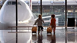 10 สุดยอดกระเป๋าเดินทางเด็กติดล้อ