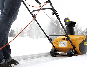 2021 年最適合私人住宅的 10 款電動吹雪機