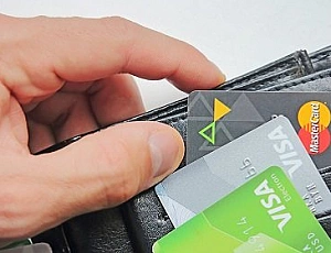 10 nejlepších debetních karet s úrokem za zůstatek v roce 2022