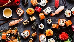 5 bedste sushi og rulle leveringer i Omsk