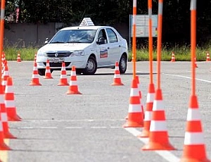 5 bästa körskolorna i Omsk