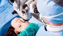 10 beste klinikker for lasersynskorreksjon i Moskva