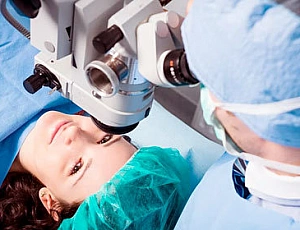 10 bästa kliniker för laservisionskorrigering i Moskva