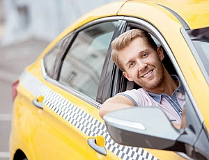8 bästa taxibolag i Kazan att arbeta som chaufför