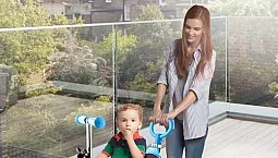 10 najboljih dječjih romobila sa sjedalom i ručkom za roditelje