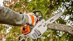 La meilleure tronçonneuse pour la maison - Stihl, Husqvarna, Makita ou Champion ?