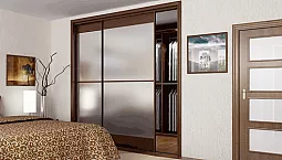 10 migliori produttori di armadi a San Pietroburgo