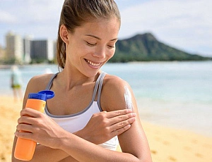 Top 10 opalovacích krémů a sprejů SPF 30